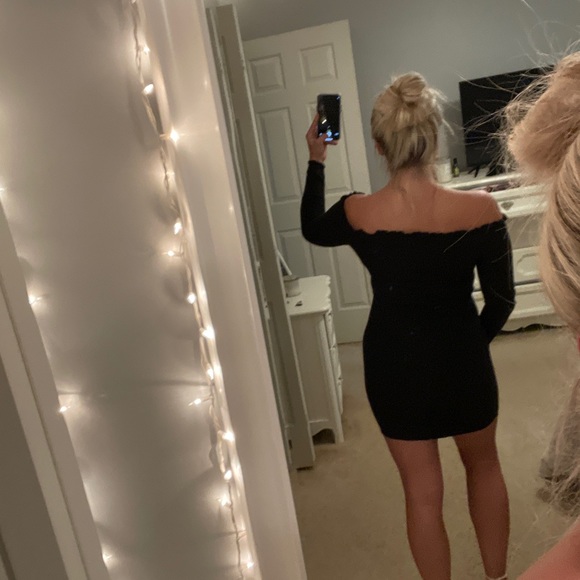 Black dress - Picture 3 of 5